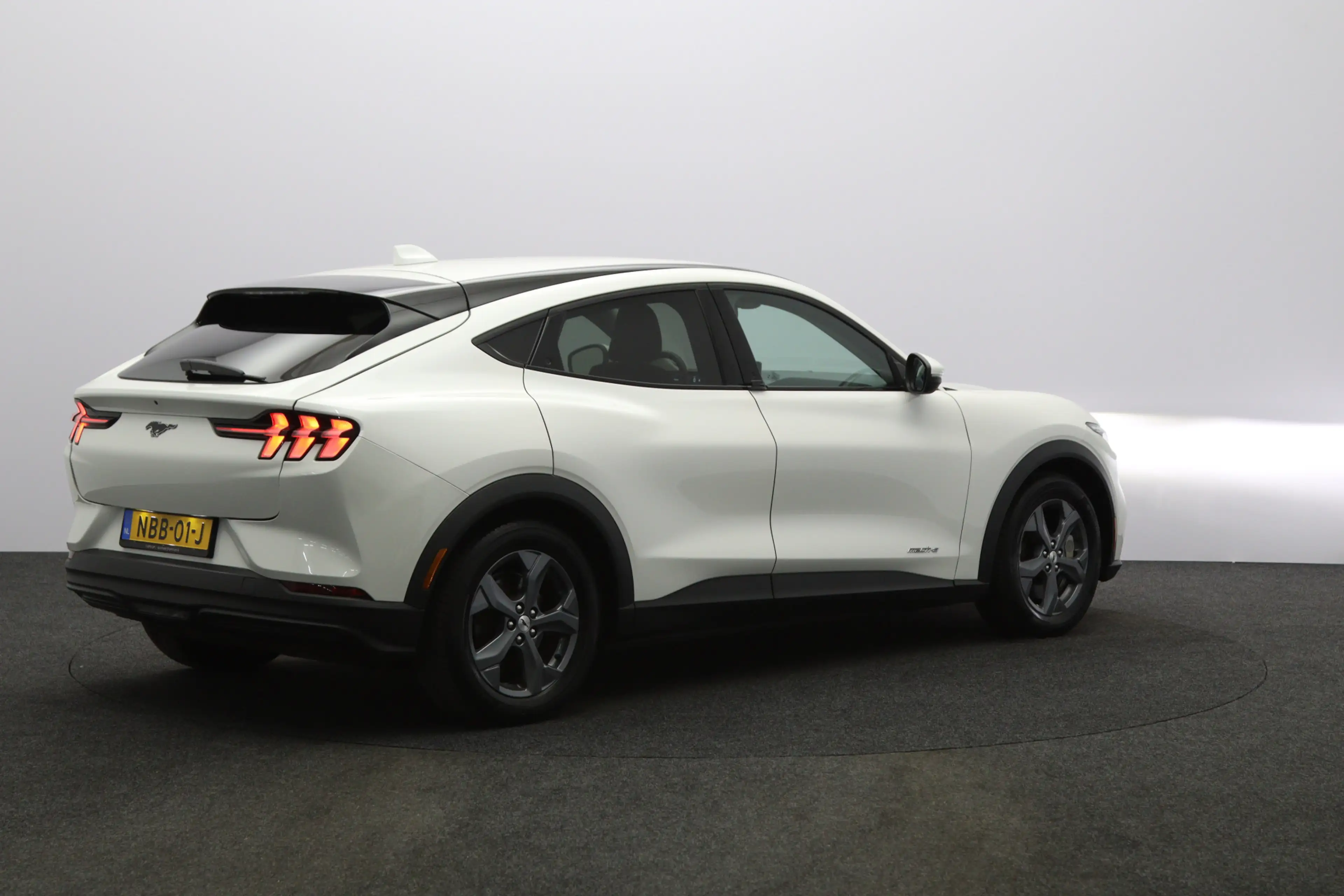 Ford Mustang Mach-E RWD 75 kWh 260 PK, SOH 92 %, Camera, Carplay, Adap — photo 13