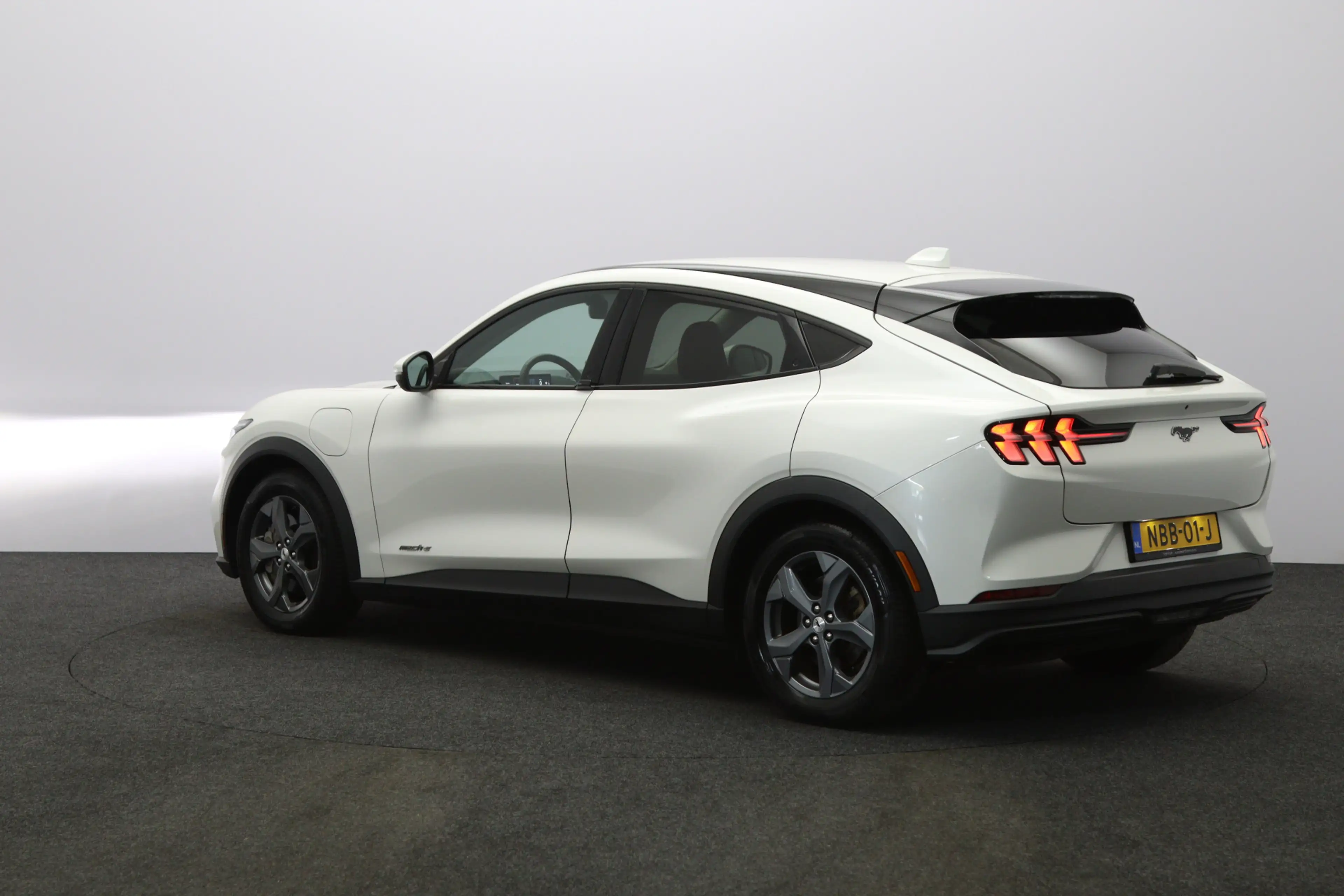 Ford Mustang Mach-E RWD 75 kWh 260 PK, SOH 92 %, Camera, Carplay, Adap — photo 11