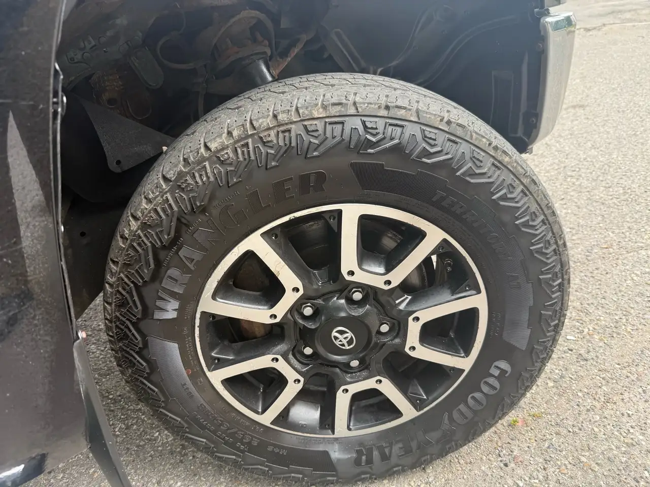 Toyota Tundra снимка Toyota Tundra