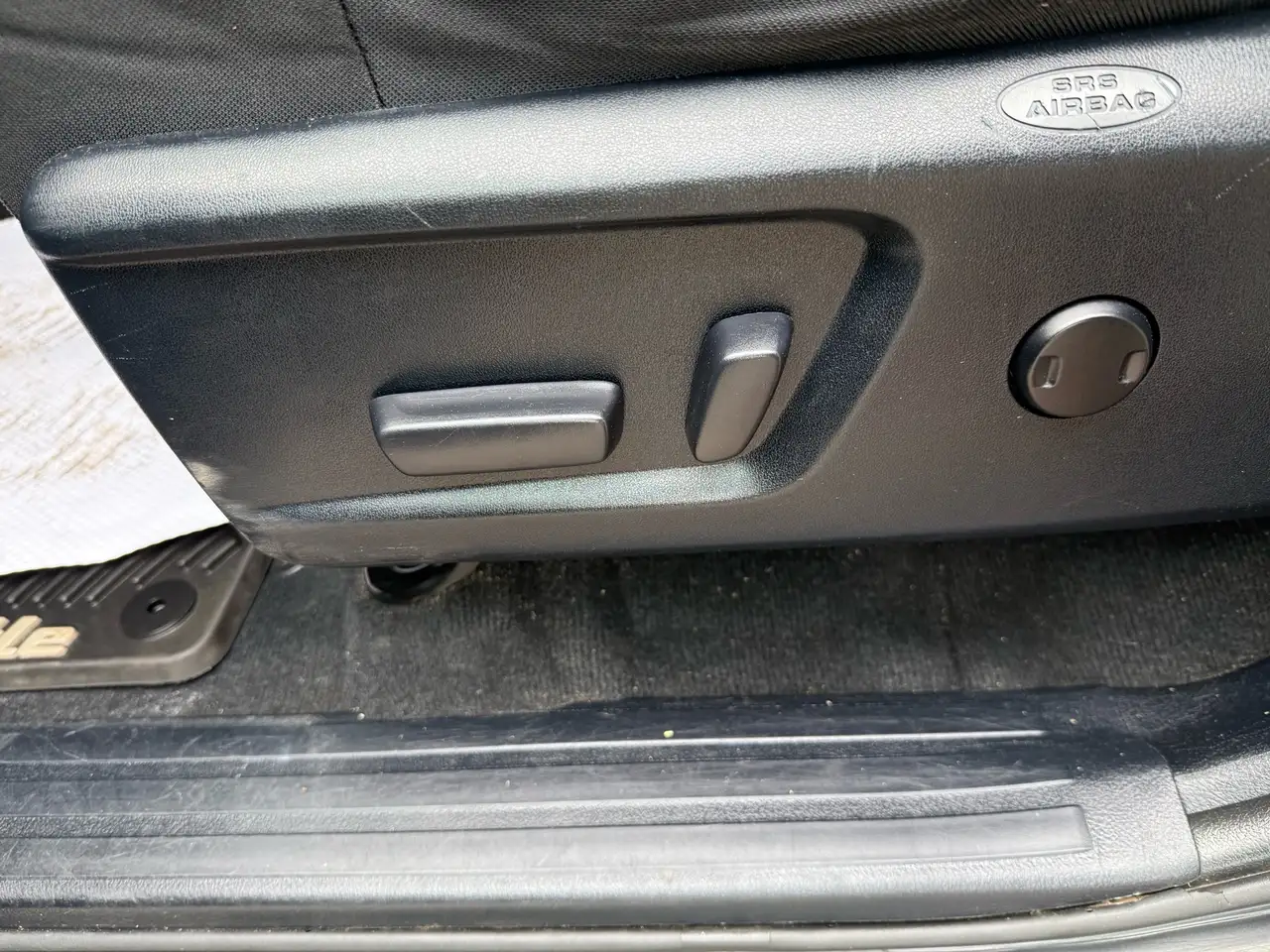 Toyota Tundra снимка Toyota Tundra