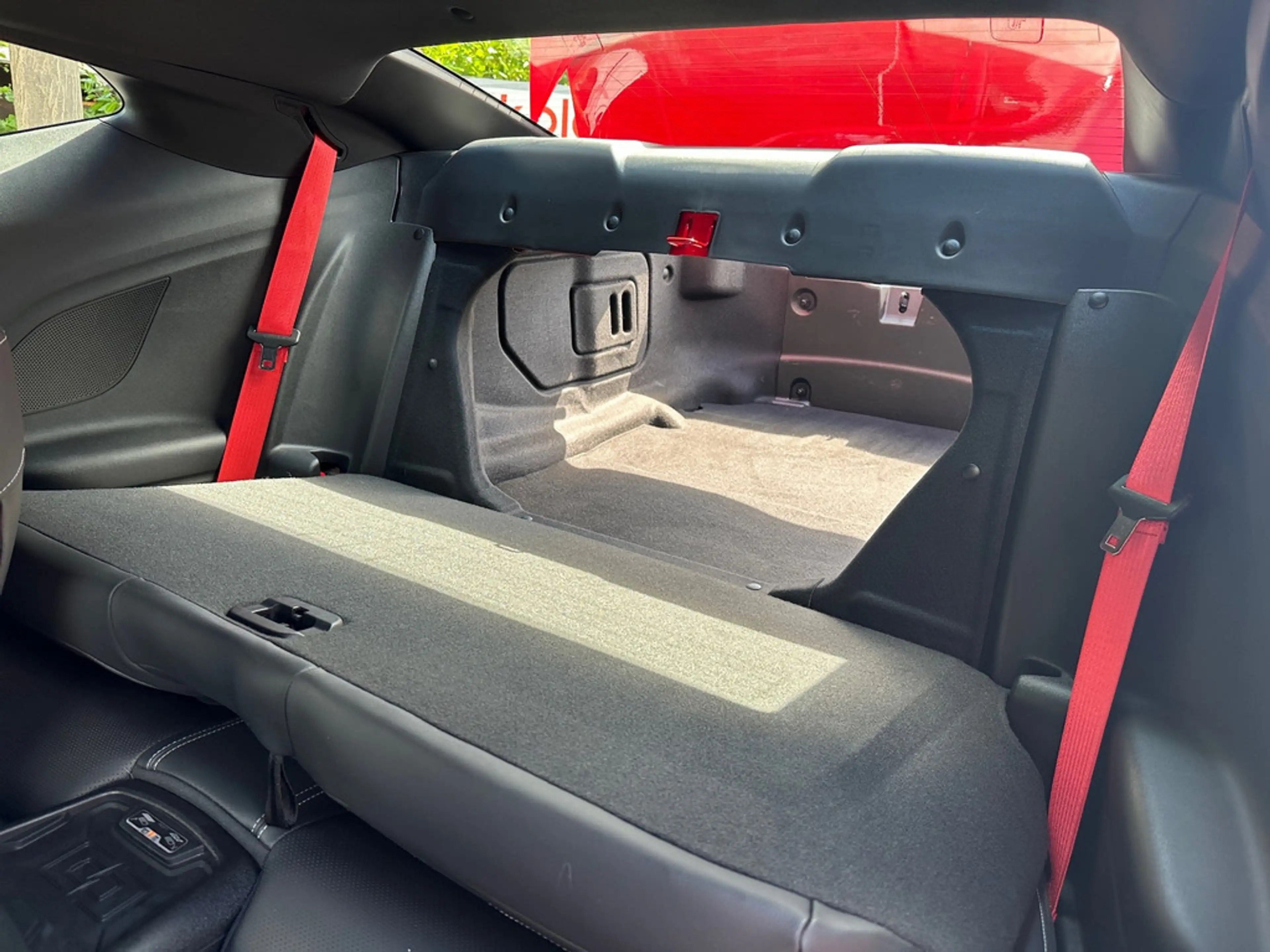 Chevrolet Camaro Coupé 6.2L V8 EU Recaro Klappe — photo 36