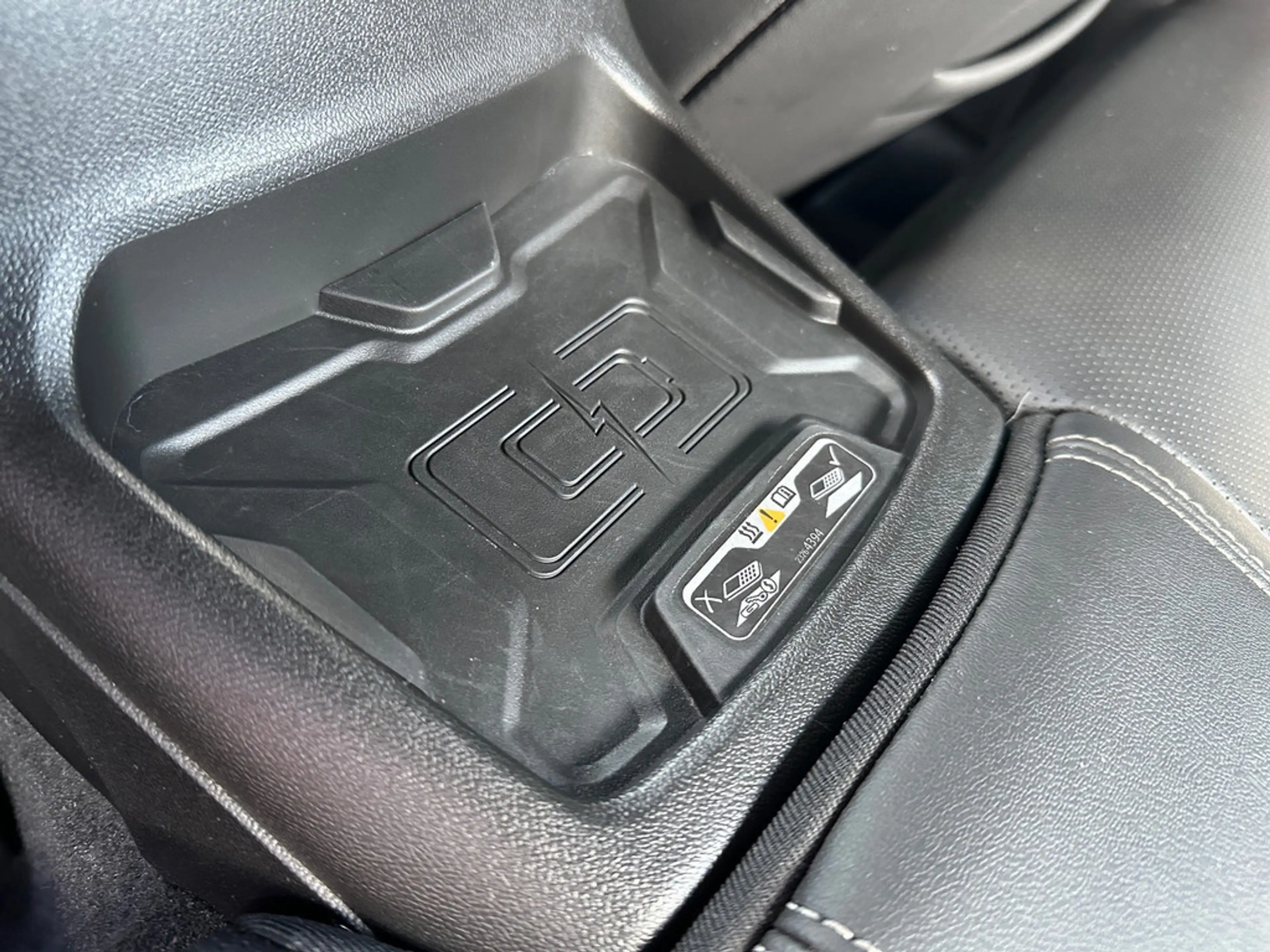 Chevrolet Camaro Coupé 6.2L V8 EU Recaro Klappe — photo 37