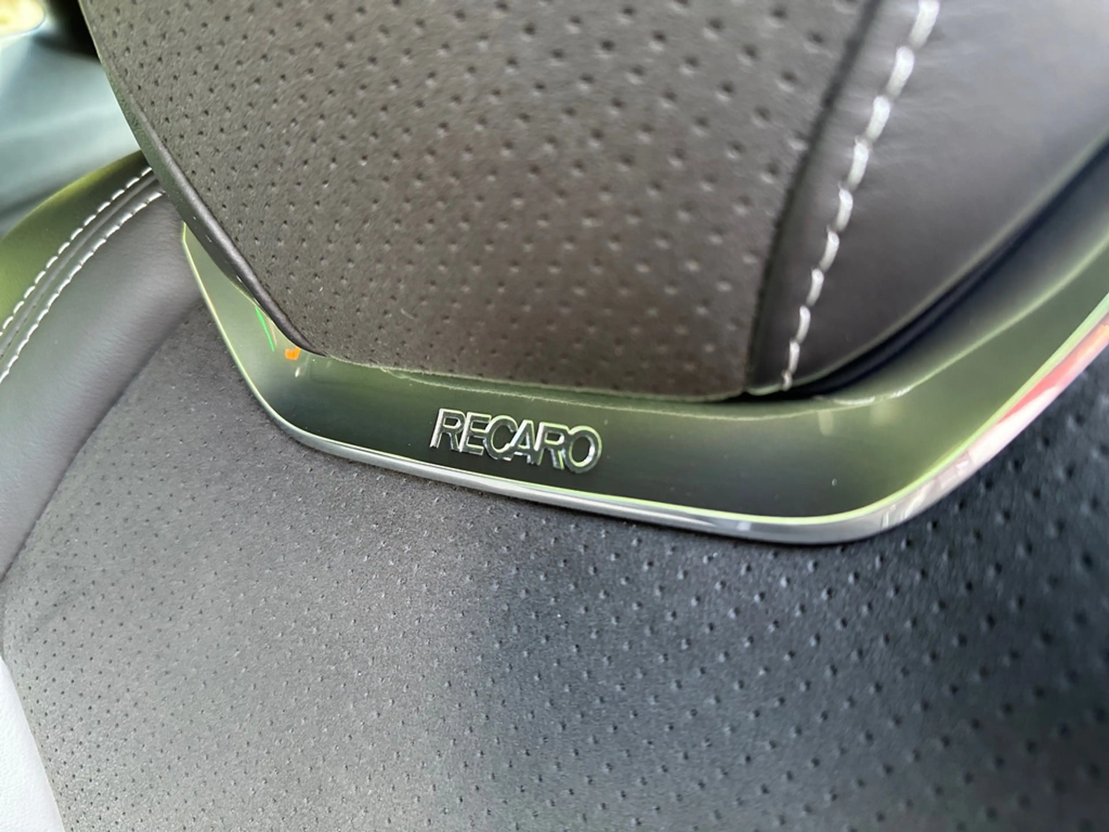 Chevrolet Camaro Coupé 6.2L V8 EU Recaro Klappe — photo 38