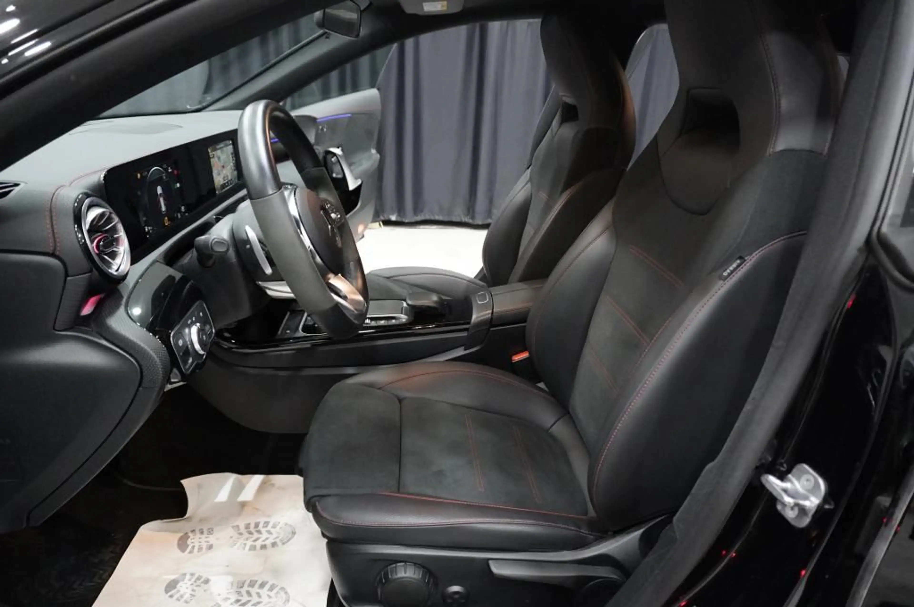 Mercedes-Benz CLA 220 8G-DCT AMG Line Standhz — photo 8