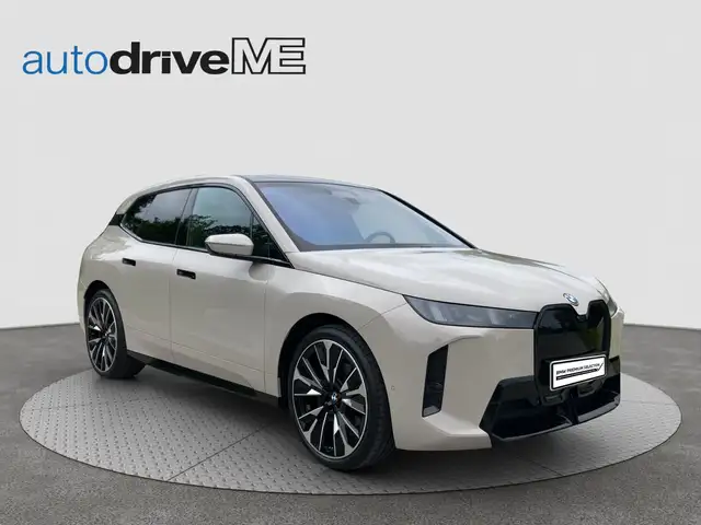 BMW iX xDrive 45 M-Sport DESIGN KAM 360 LED Pano LM Ansicht 8