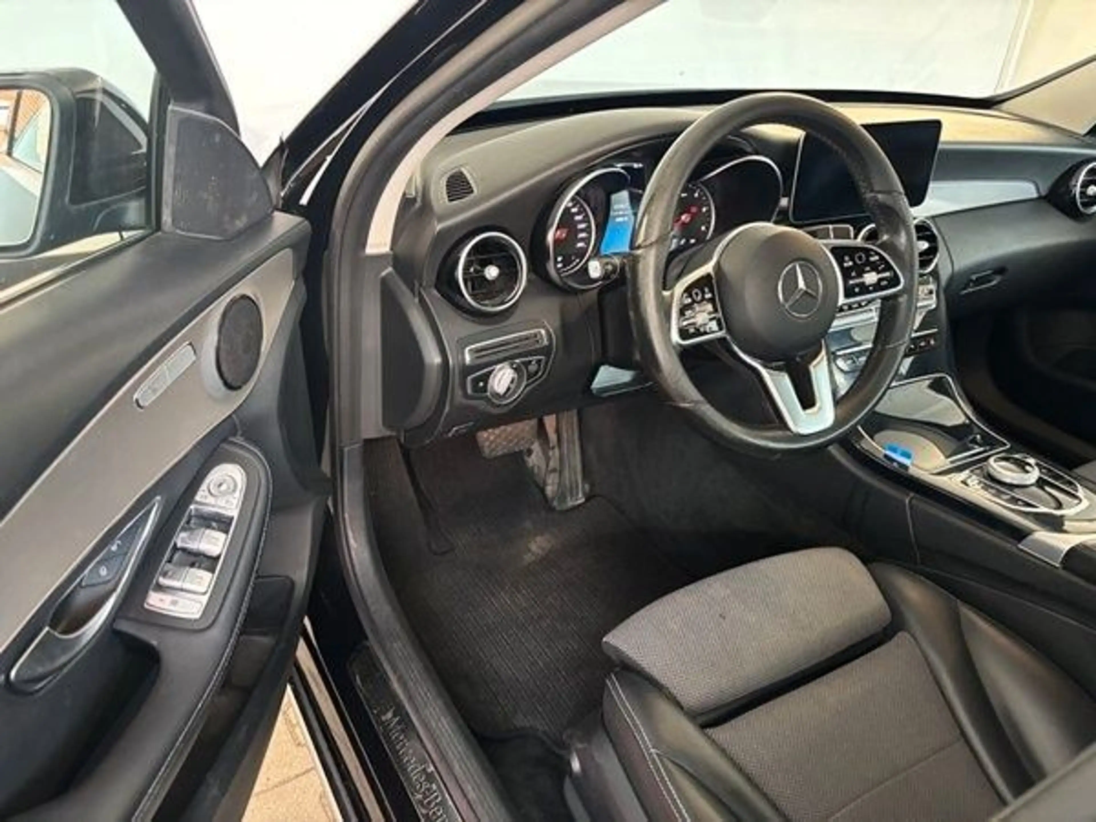 Mercedes-Benz C 200 d T 9G-TRONIC Avantgarde - LED / CAM / SHZ — photo 10