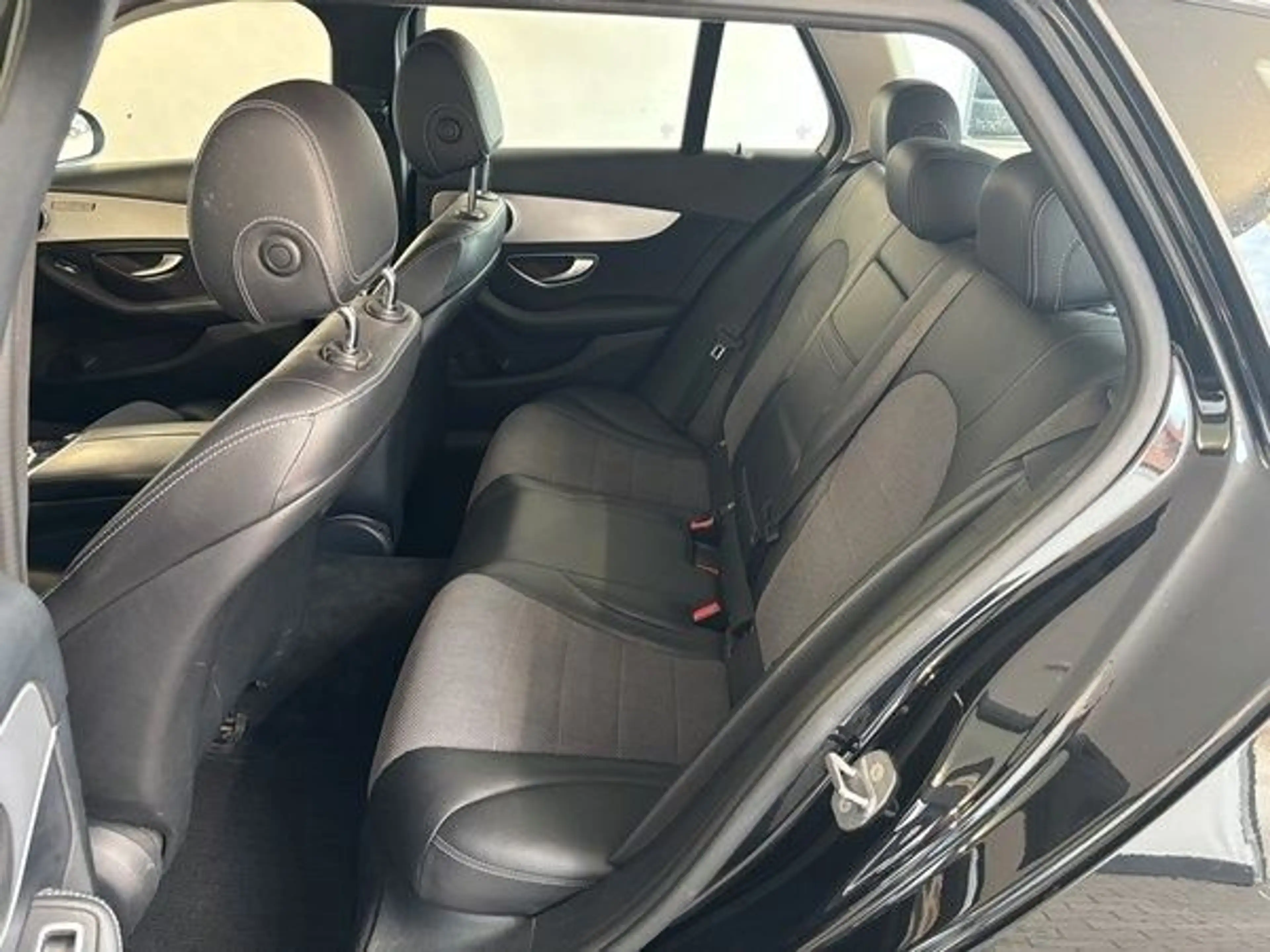 Mercedes-Benz C 200 d T 9G-TRONIC Avantgarde - LED / CAM / SHZ — photo 11