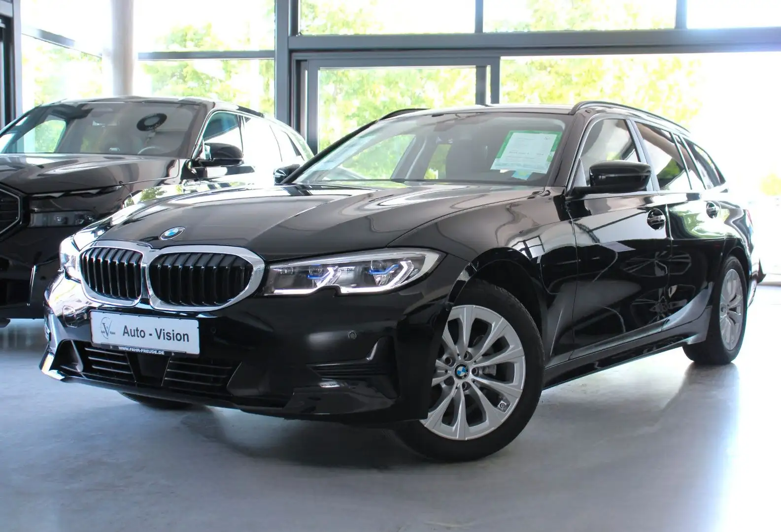 BMW 320 i (G21) *Laser*ACC*KAM*SHZ*DAB*PDC*Keyless Schwarz - 1