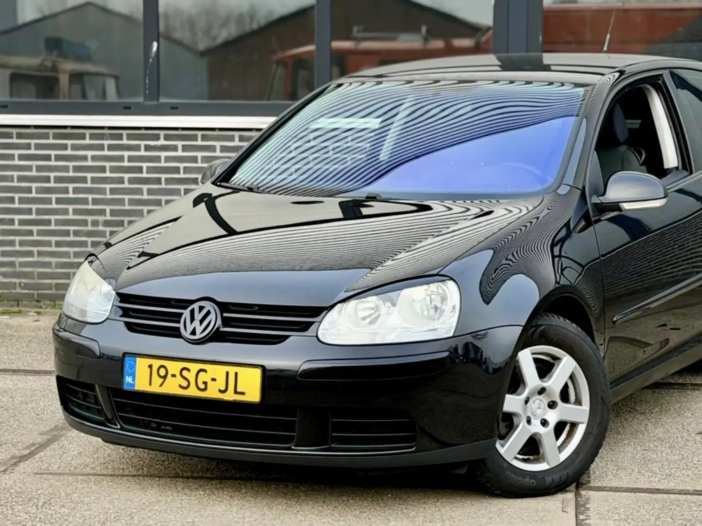Volkswagen Golf 2.0 FSI Sportline Schwarz - 2