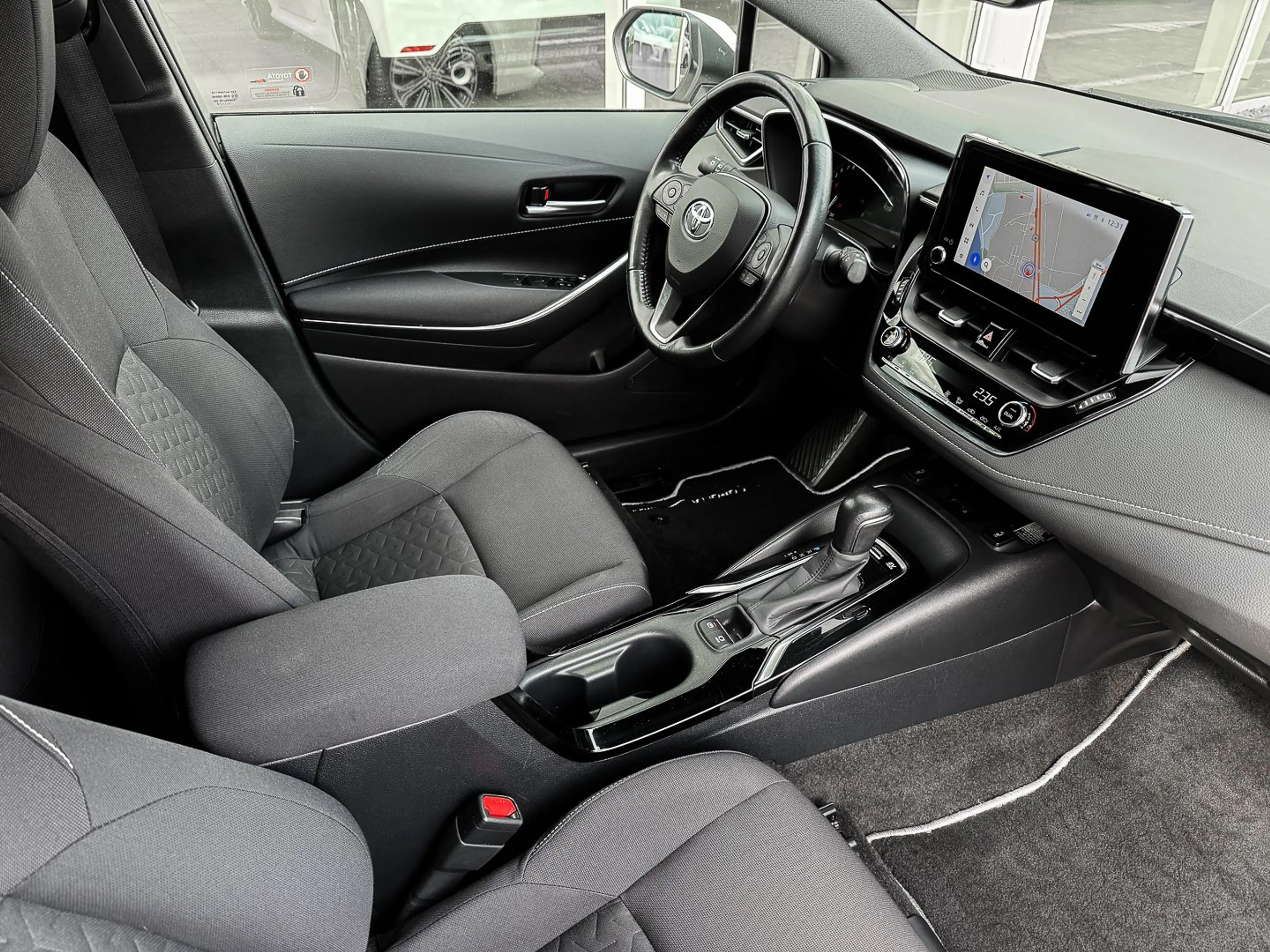 Toyota Corolla 2.0 l Hyb. 5-tg PDC, Kamera — photo 6