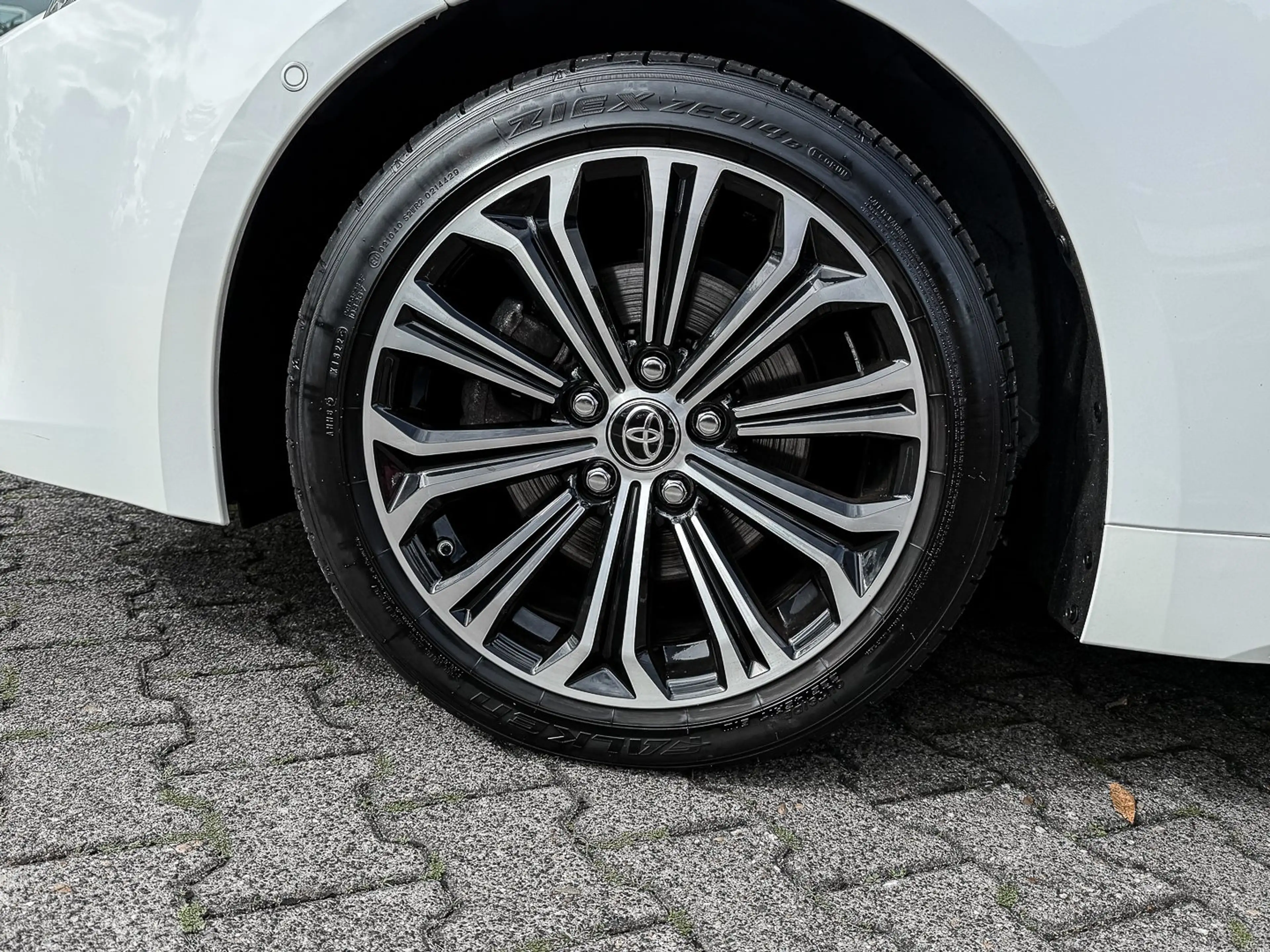 Toyota Corolla 2.0 l Hyb. 5-tg PDC, Kamera — photo 4