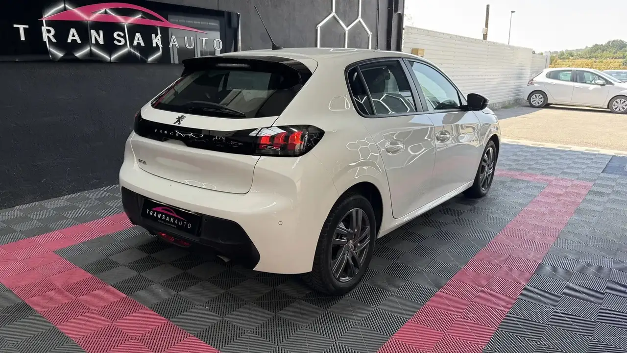 Peugeot 208 208 — photo 6