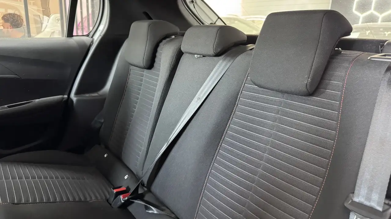 Peugeot 208 208 — photo 8