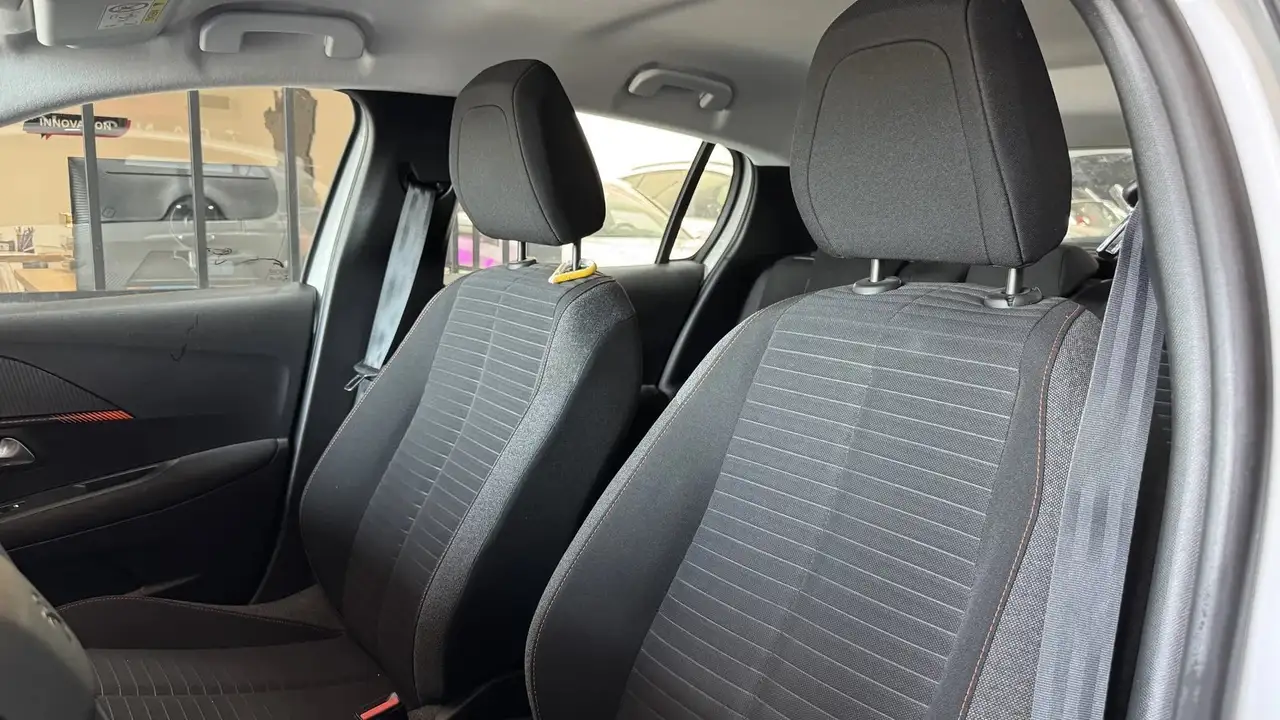 Peugeot 208 208 — photo 7