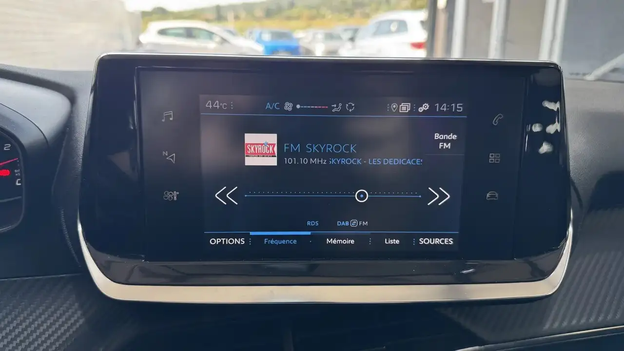 Peugeot 208 208 — photo 10