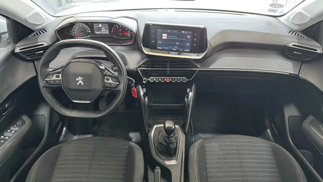 Peugeot 208 208 — photo 9