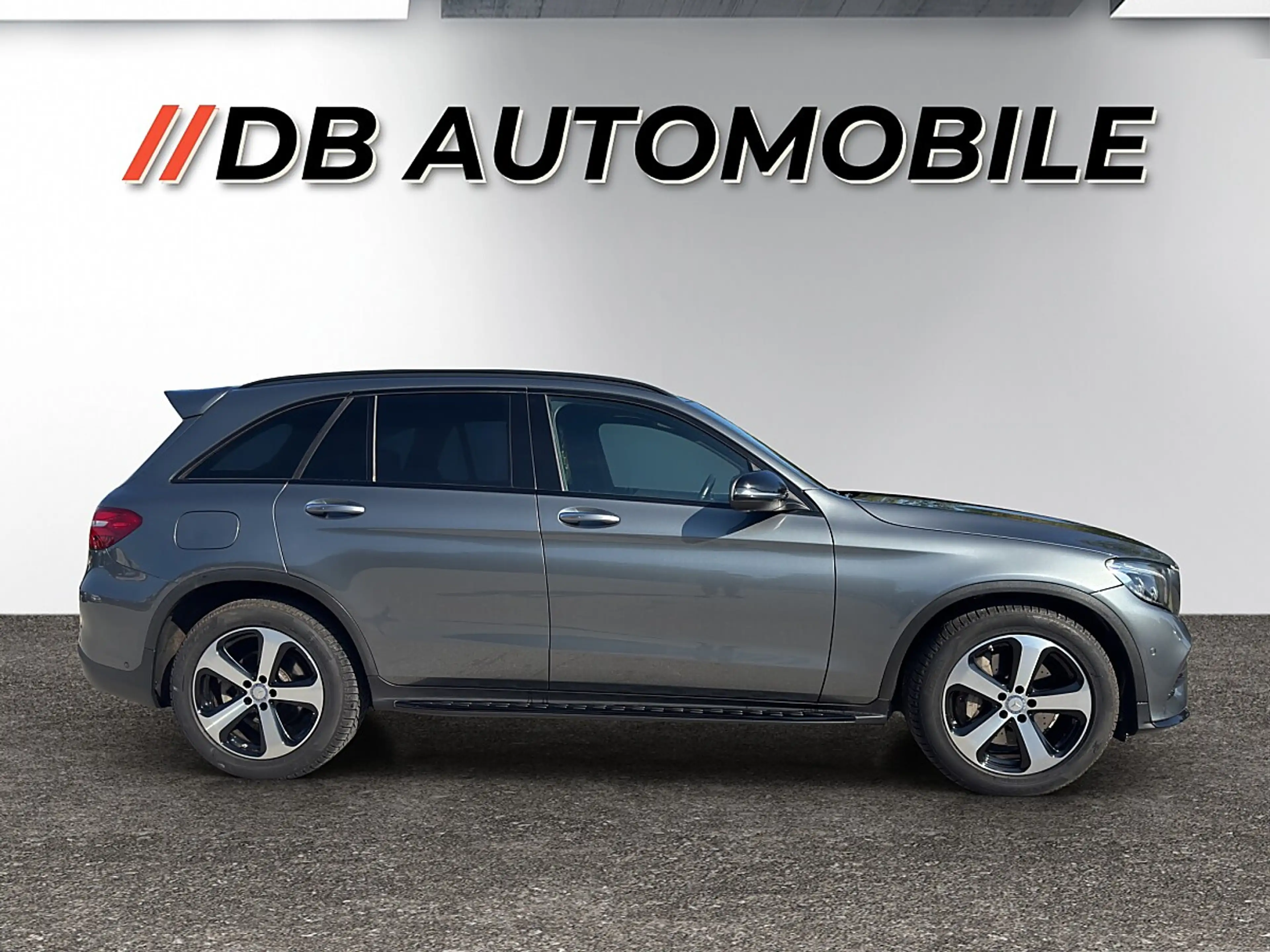 Mercedes-Benz GLC 350 d AMG Line 4Matic — photo 4