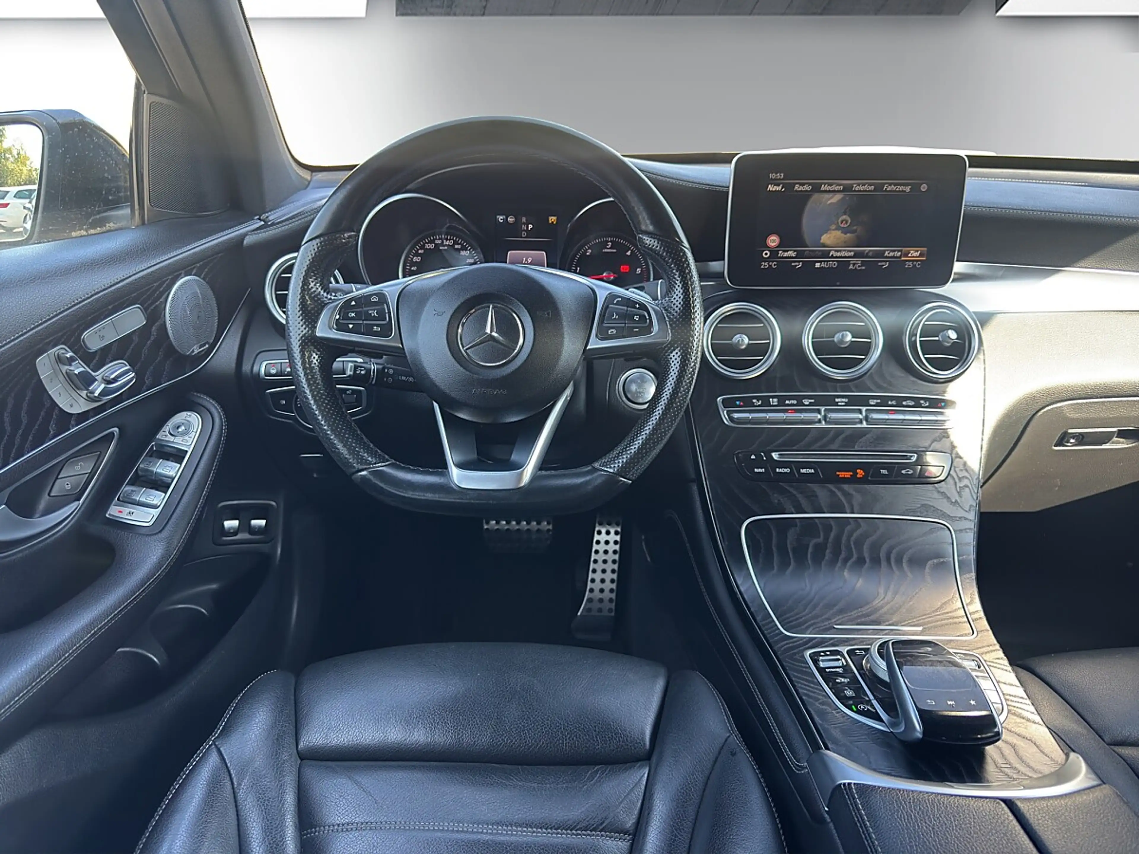 Mercedes-Benz GLC 350 d AMG Line 4Matic — photo 15