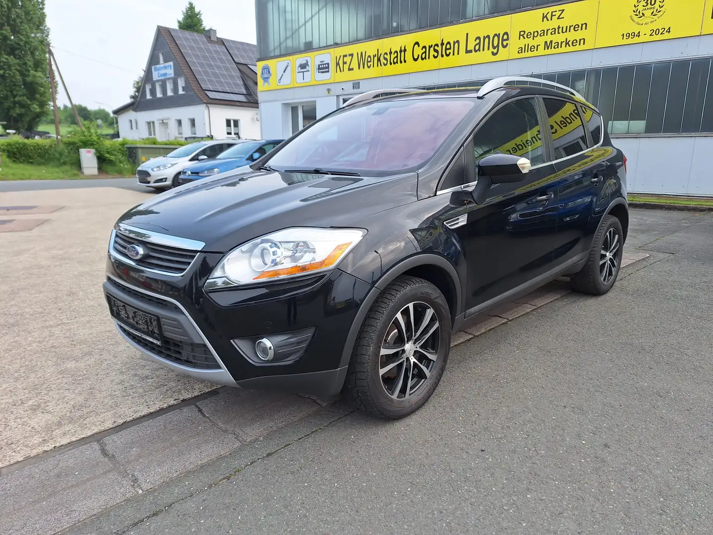 Ford Kuga 2.0 TDCi 4x4 Titanium AHK Pano Navi Zwart - 2