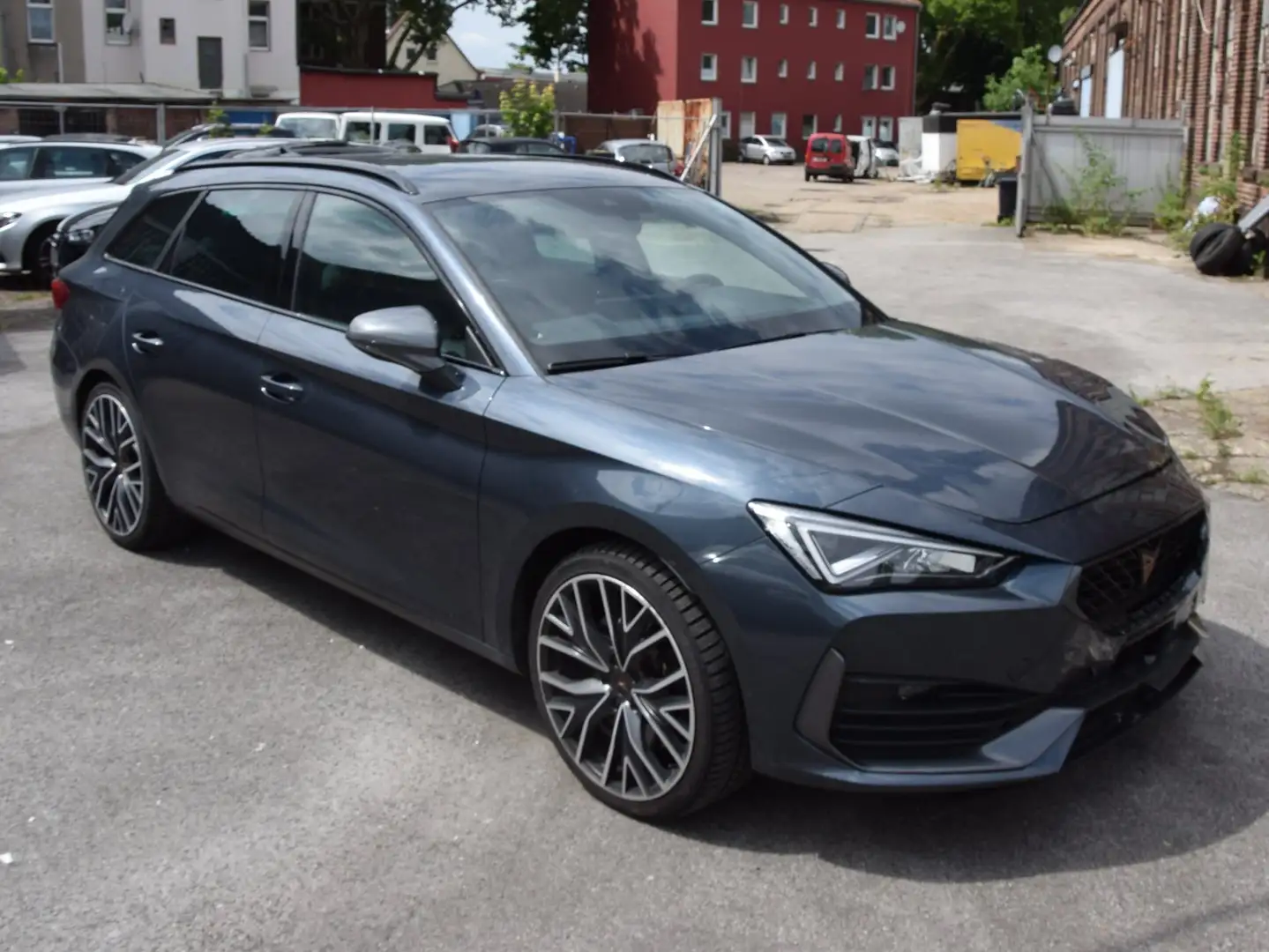 CUPRA Leon Sportstourer VZ Automatik Kamera CarPlay 1.Hand Grijs - 1