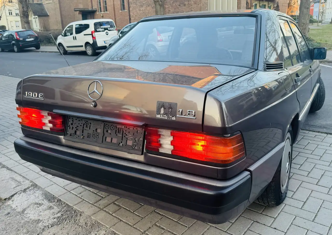Mercedes-Benz 190 E 1.8 / 190 / 1. HAND, foto 3