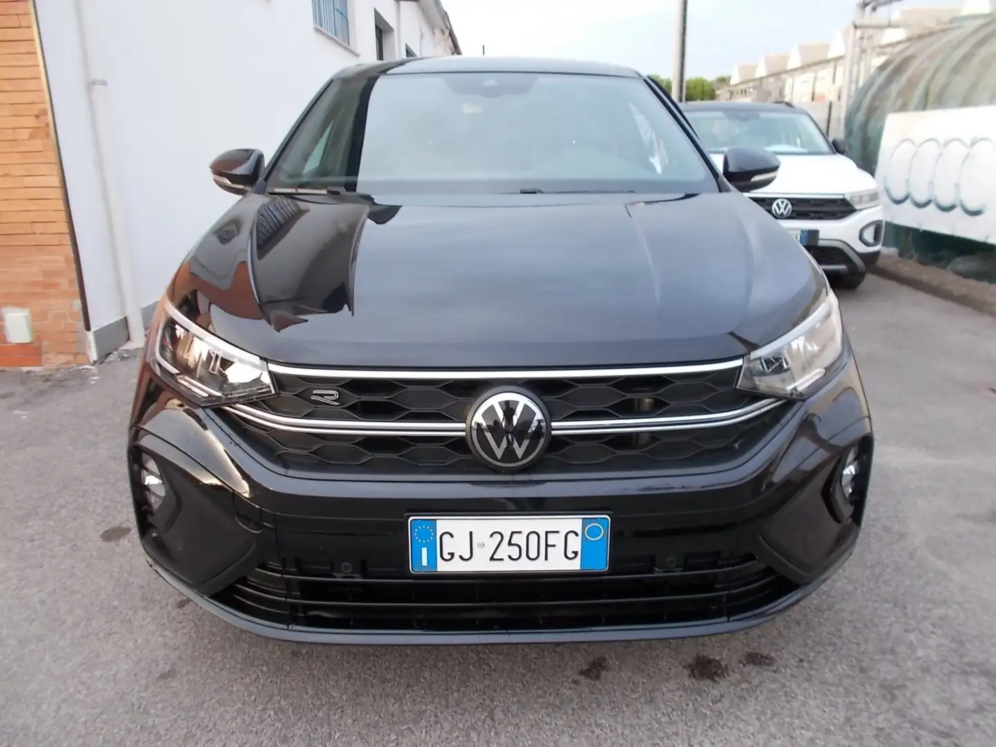 Volkswagen Taigo 1.0 tsi R-Line 110cv dsg Nero - 2