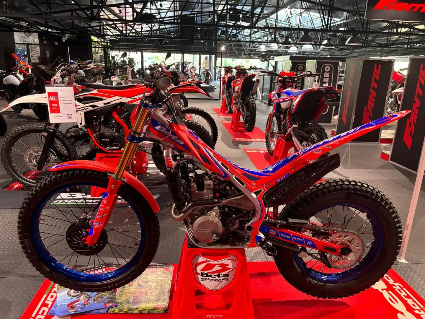 Beta Evo 300 300 FACTORY MY 24 Roşu - 1