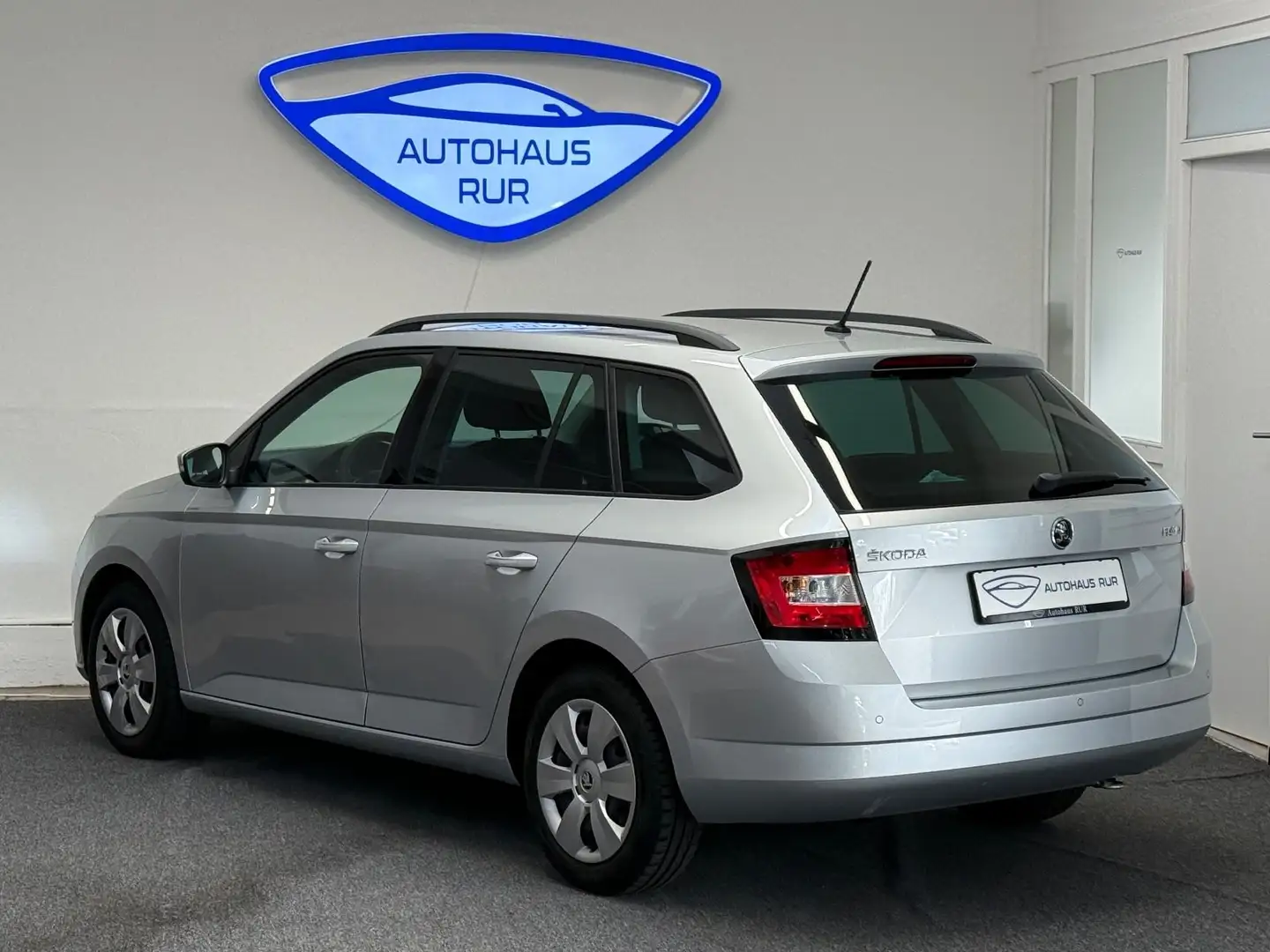 Skoda Fabia Combi Ambition/SHZ/PDC/START-STOP Argent - 2