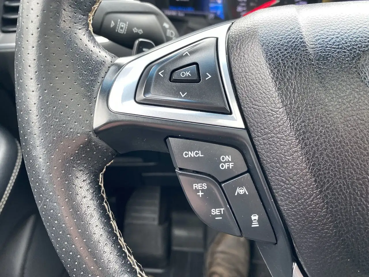 Ford Edge снимка Ford Edge