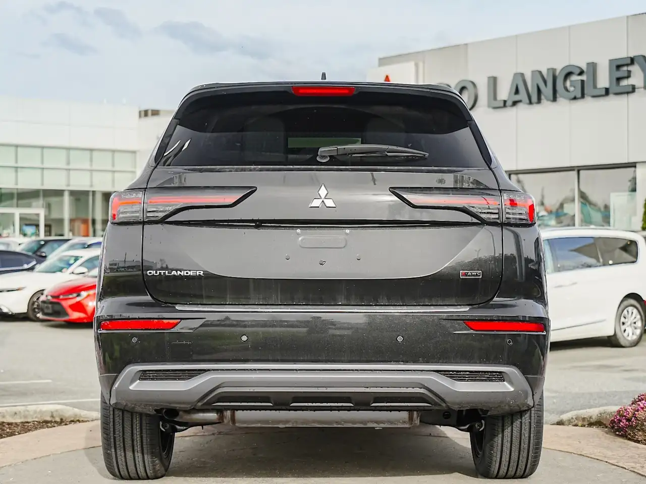 Mitsubishi Outlander снимка Mitsubishi Outlander