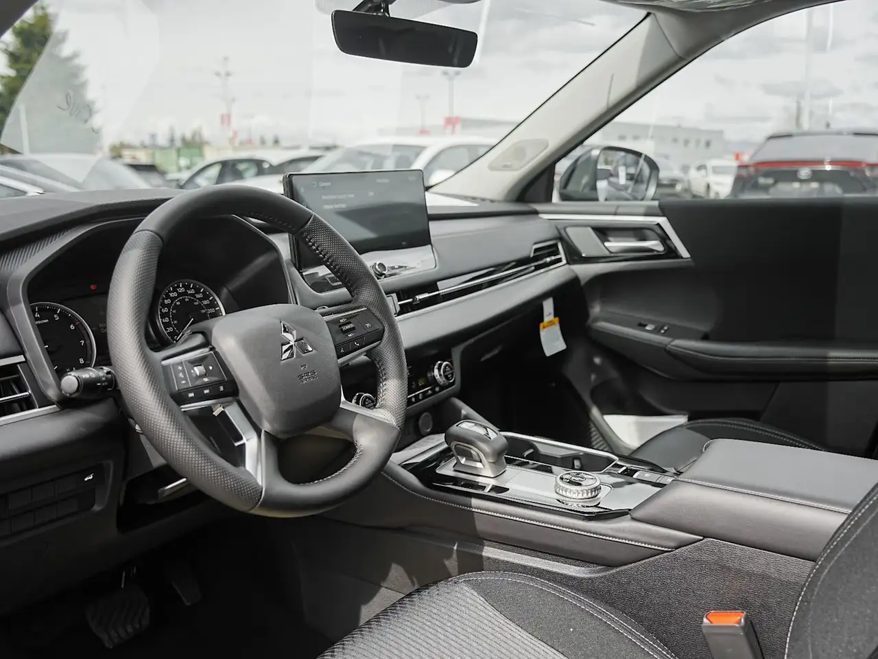 Mitsubishi Outlander снимка Mitsubishi Outlander