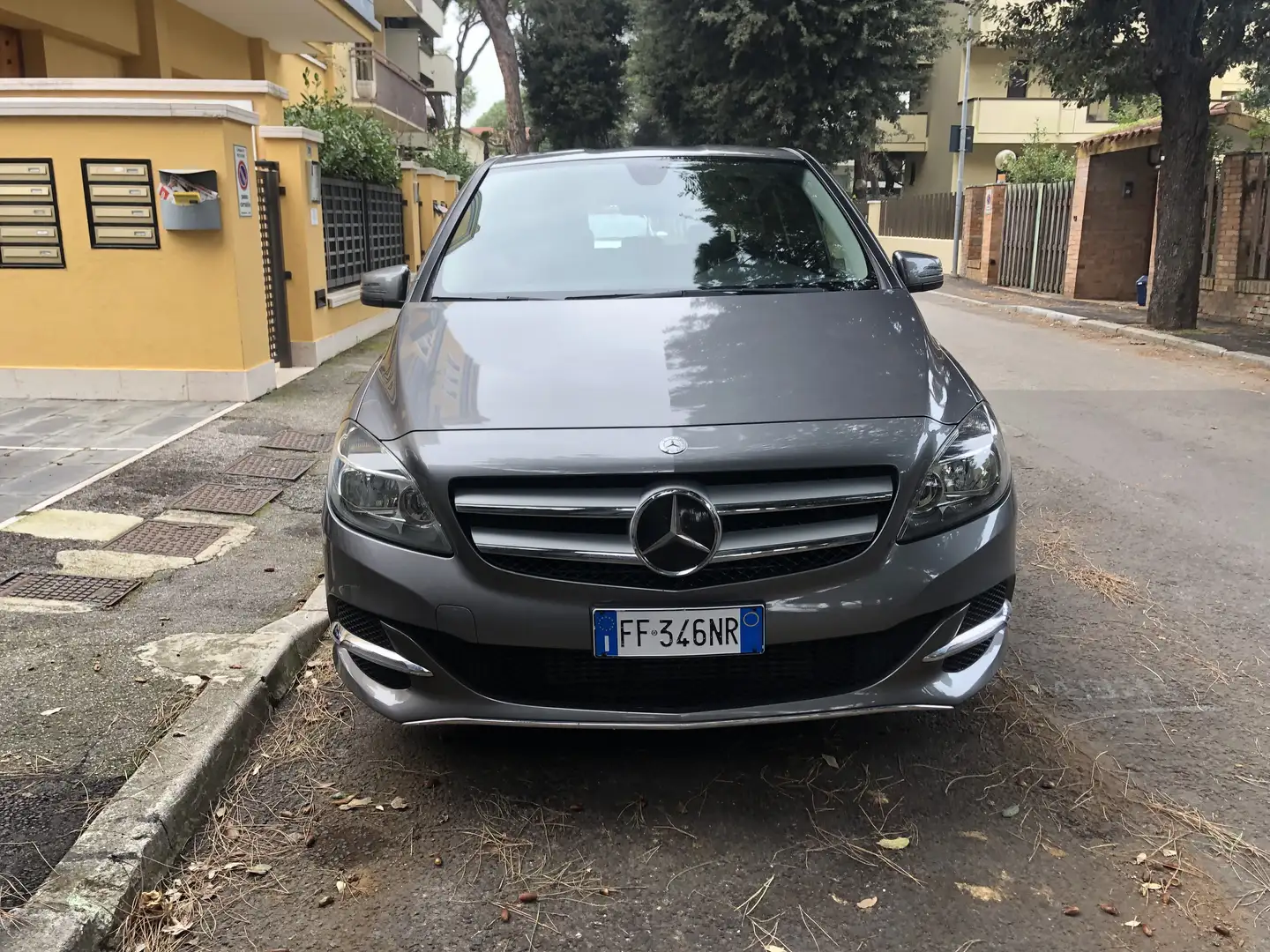 Mercedes-Benz B 200 Classe B - T242  ngd Executive automatica 157000km Grigio - 1