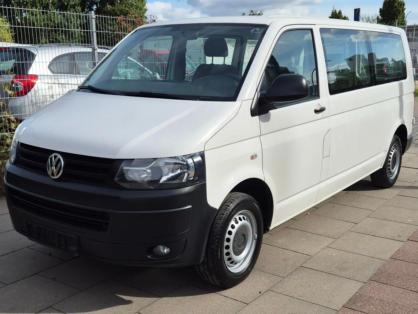 Volkswagen T5 Transporter Kombi lang**Mit Klimaanlage** Weiß - 1