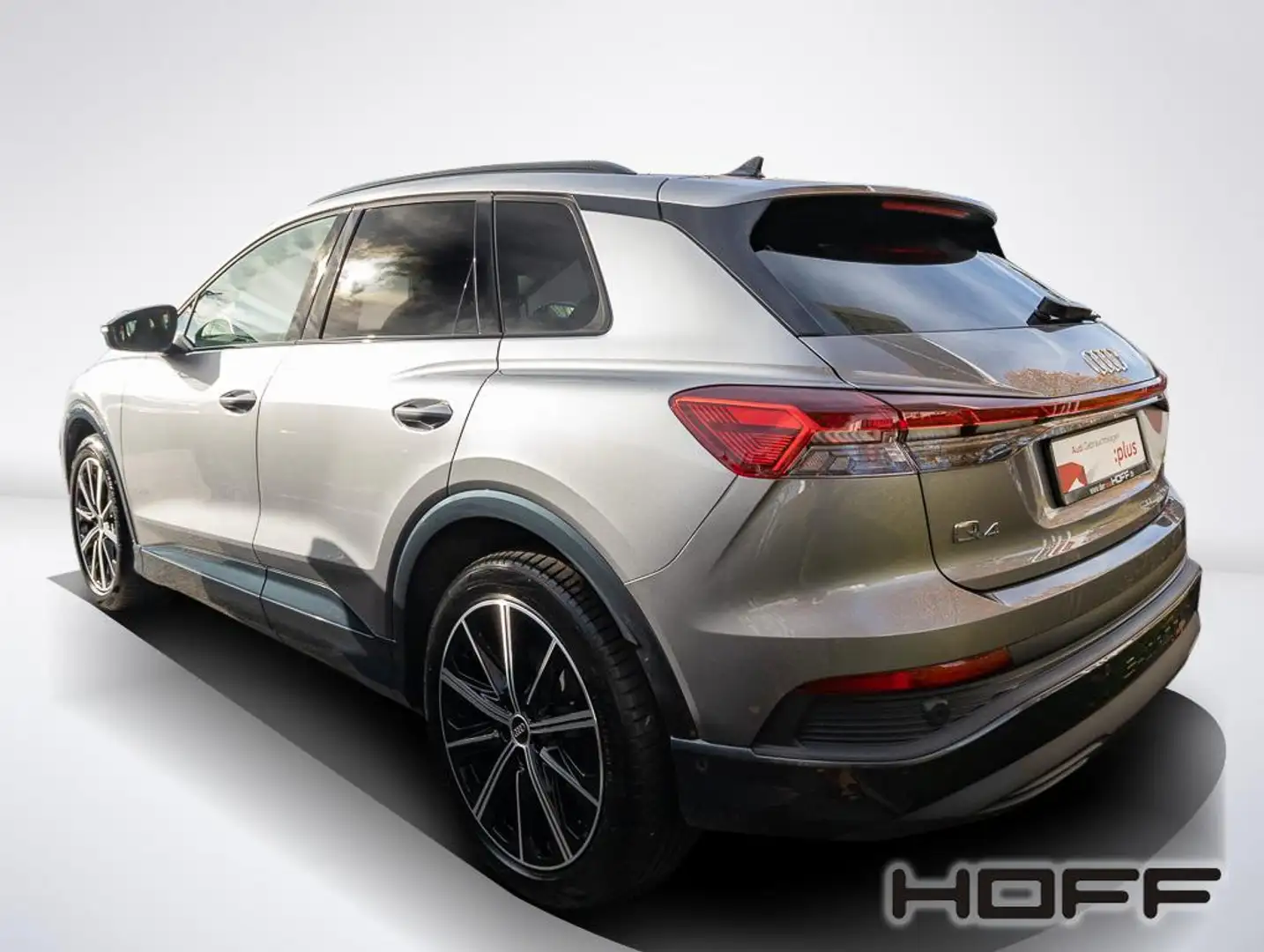 Audi Q4 e-tron 45 quattro S line ACC Ahk Sonos Kamera Matr Grau - 2
