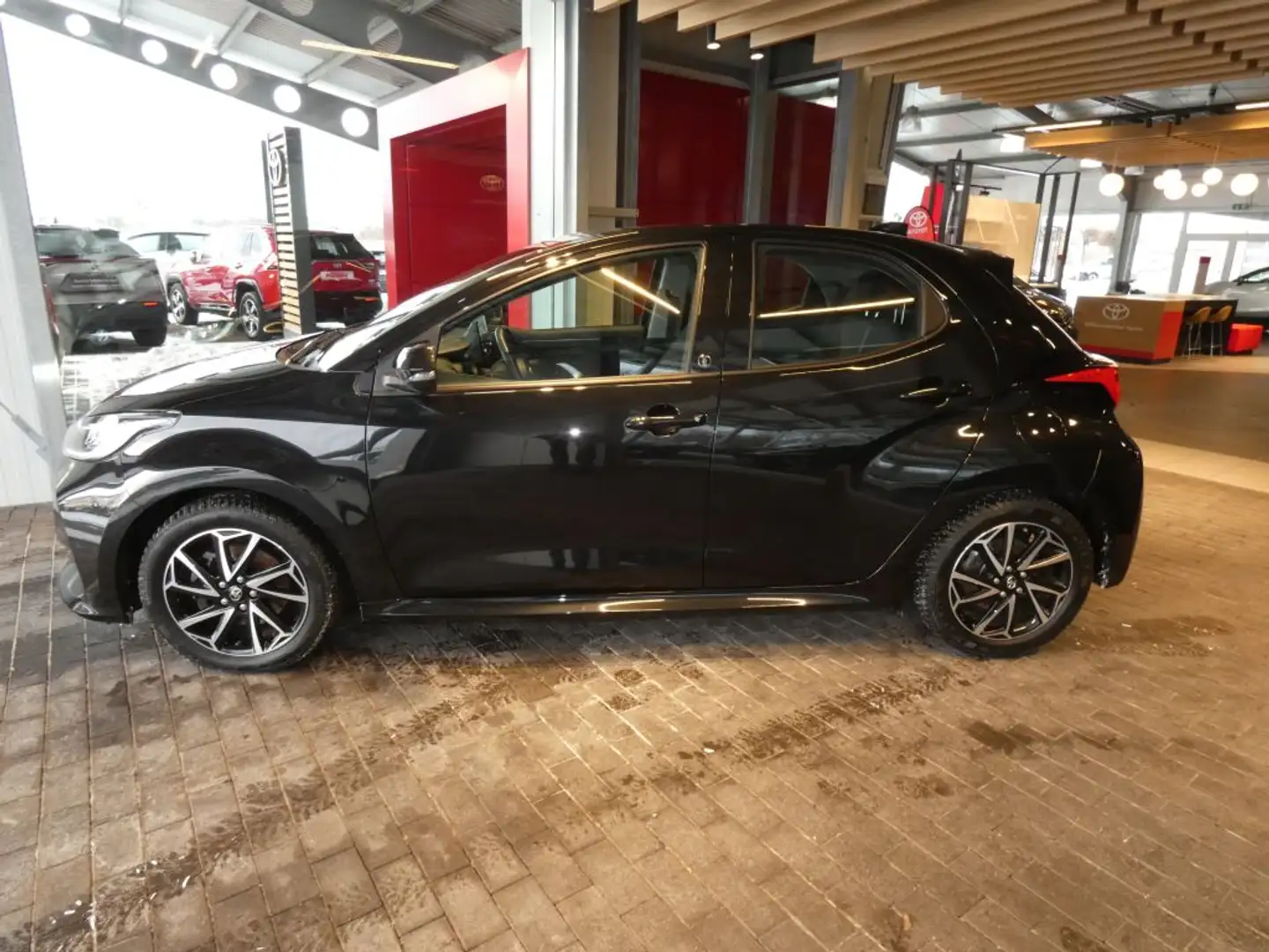 Toyota Yaris Hybrid 1.5 VVT-i Team Deutschland Schwarz - 2