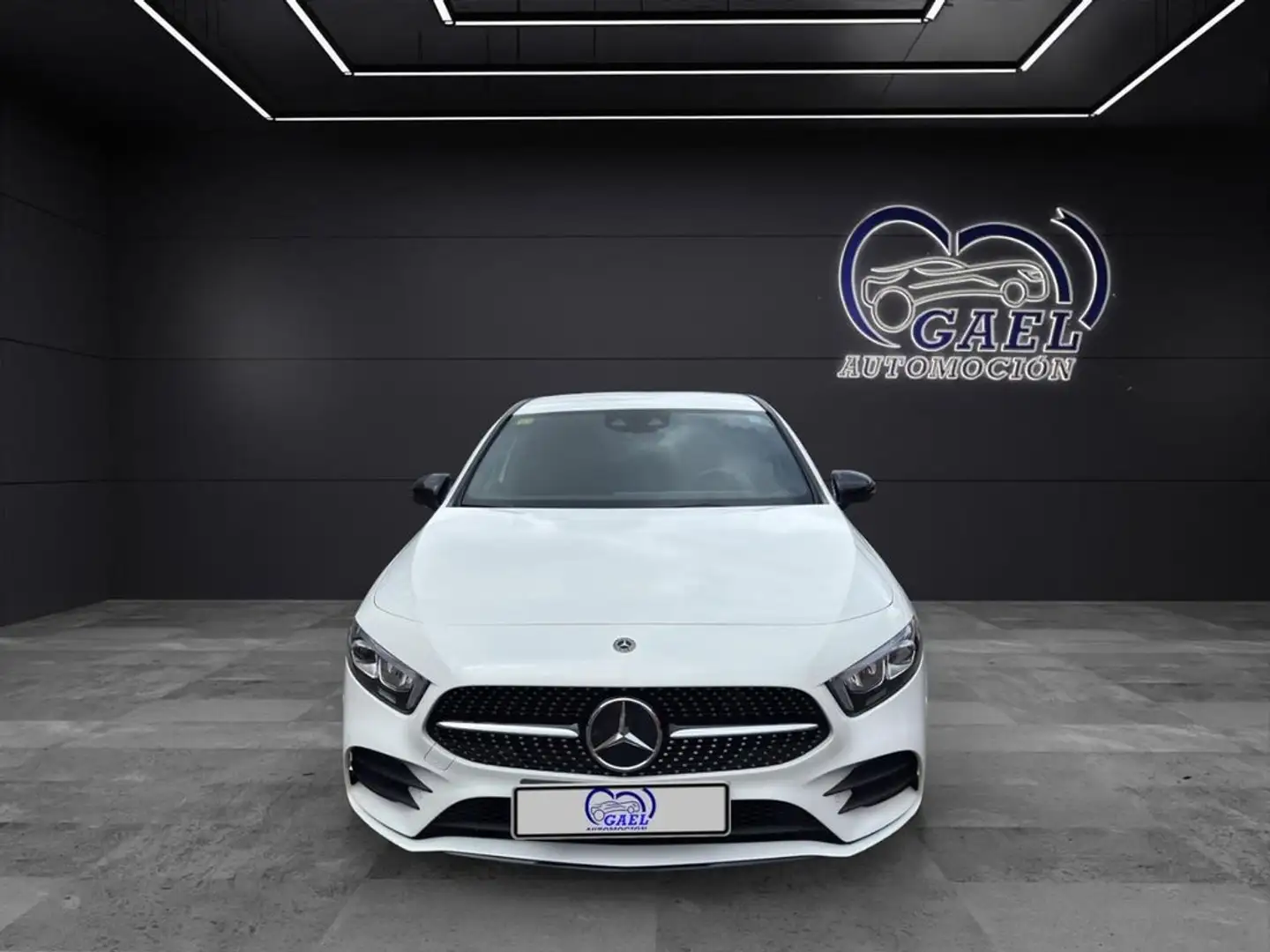 Mercedes-Benz A 250 Sedan e Blanco - 2