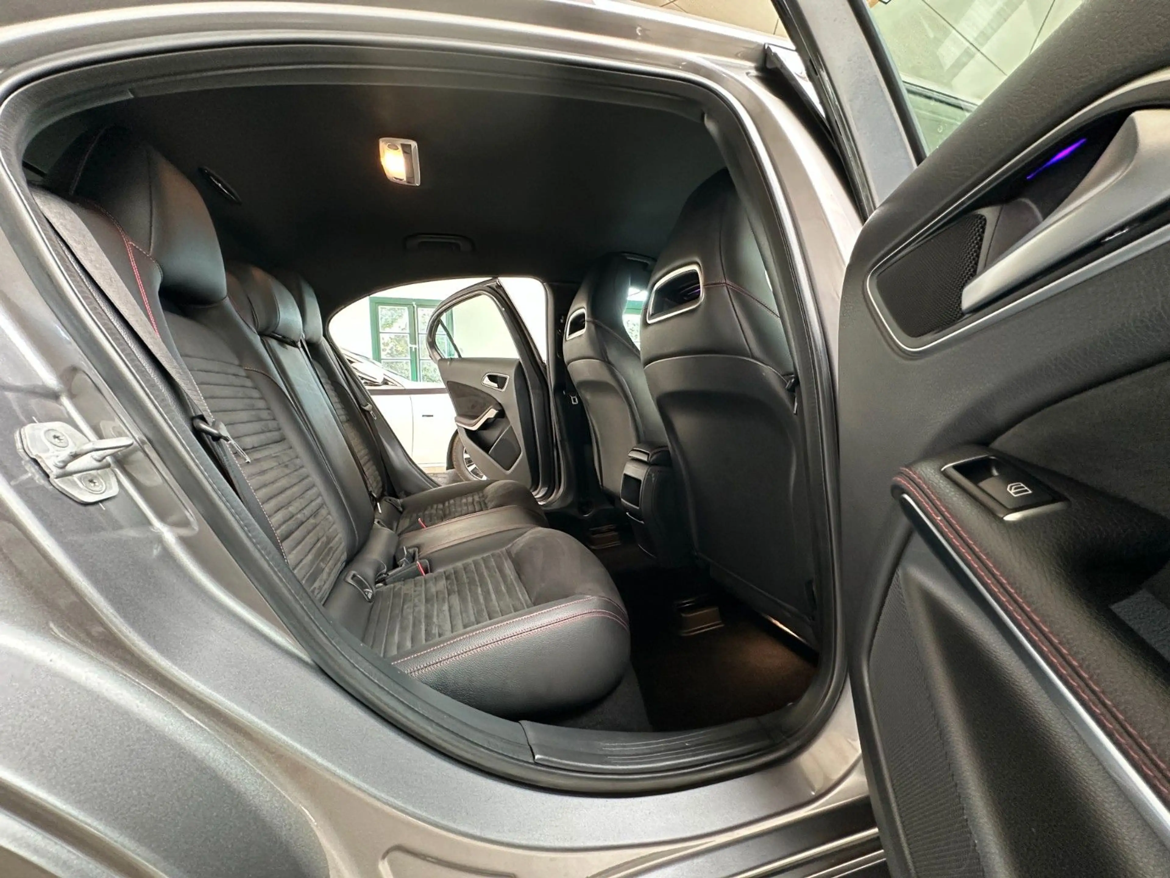Mercedes-Benz A 200 CDI 7G-tronic AMG Line Sportpaket 136 PS — photo 11