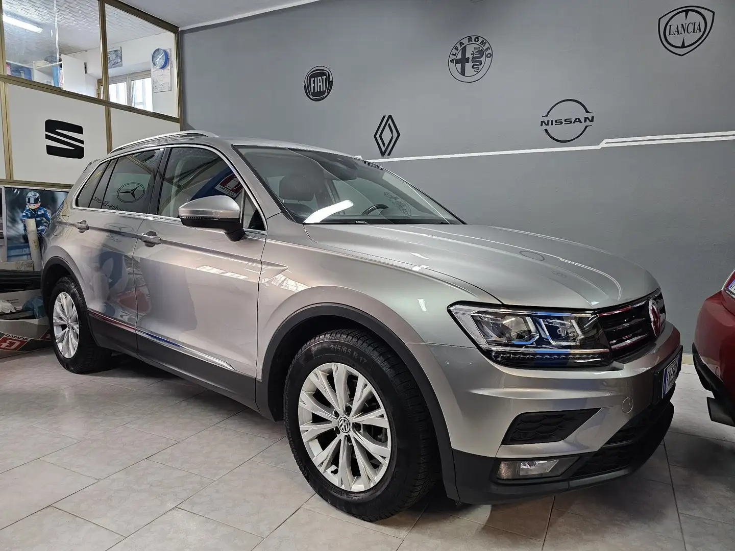 Volkswagen Tiguan II 1.6 tdi Style 115cv Argent - 1