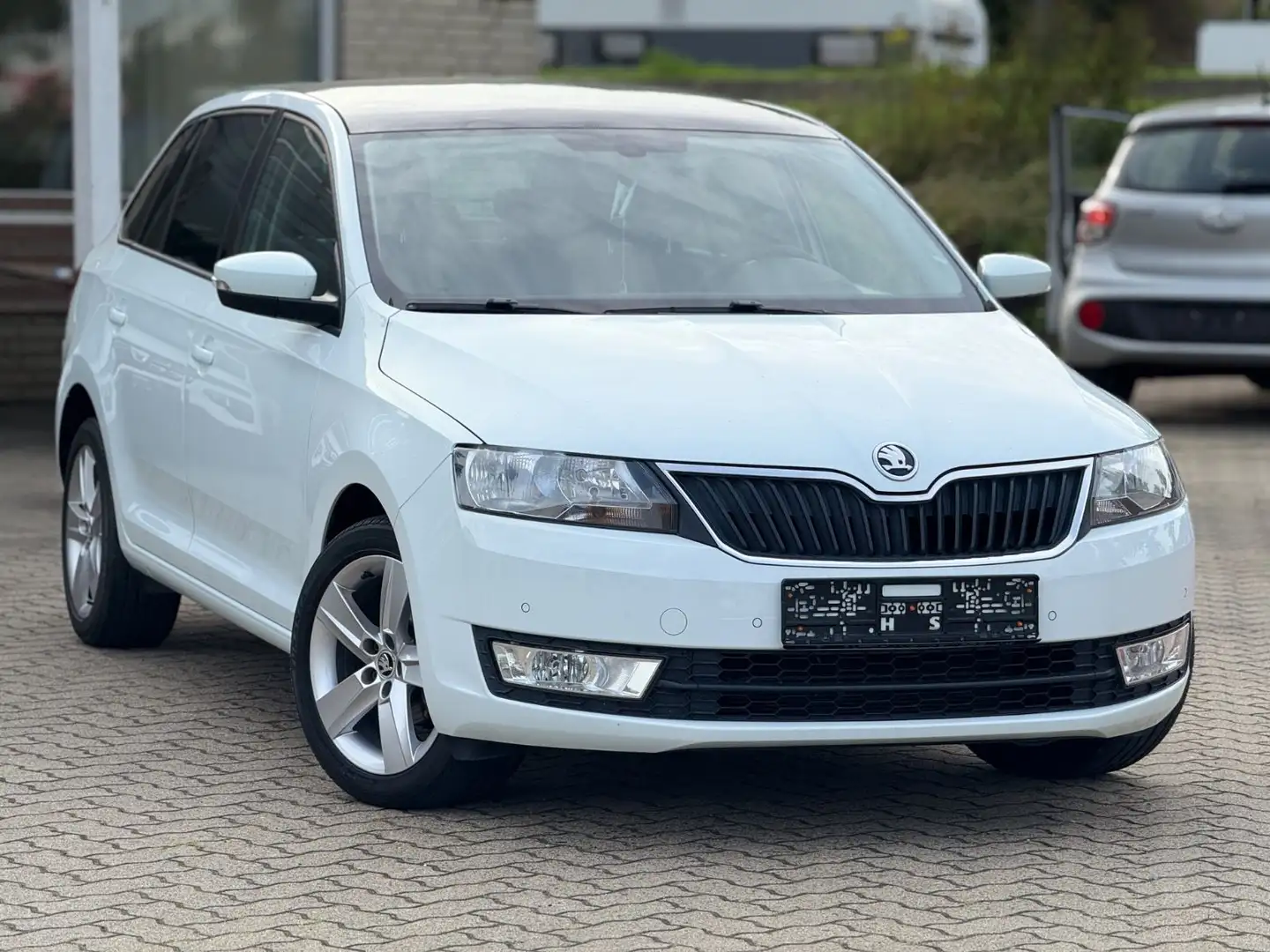 Skoda Rapid/Spaceback Spaceback Joy Panoramadach PDC V+H Weiß - 2