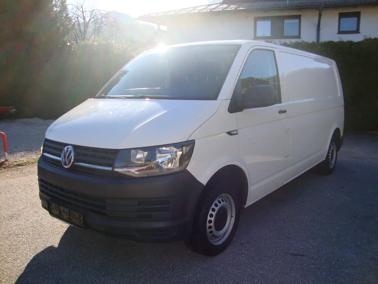 Volkswagen T6 Kombi LR 2,0 Entry TDI BMT Weiß - 1