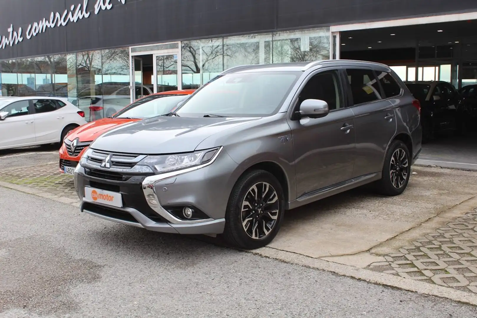 Mitsubishi Outlander PHEV Kaiteki 4WD - 2