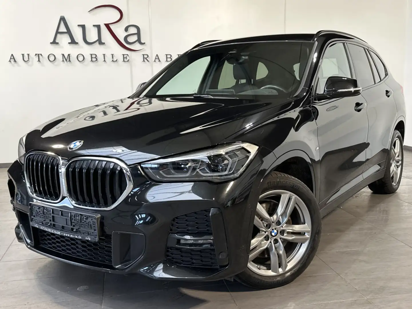 BMW X1 xDrive20d M-Sport NAV+LED+AHK+KAMERA+18ZO+1HD Schwarz - 2