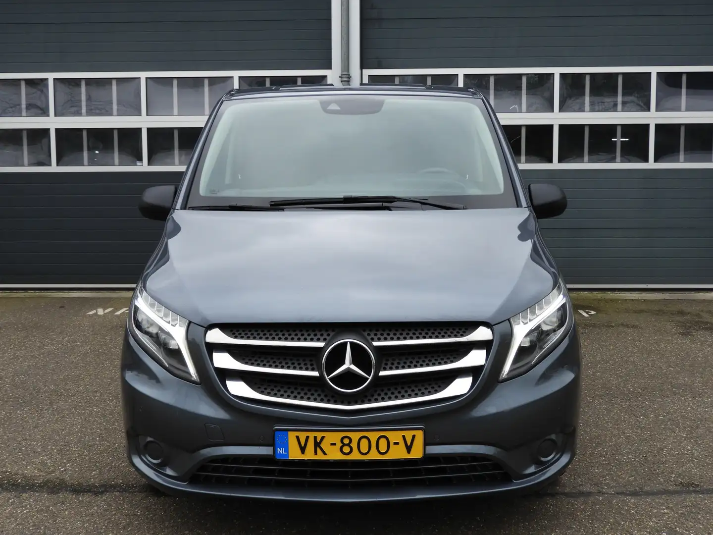 Mercedes-Benz Vito 114 CDI Lang AUT | LED | NAV | CAMERA Grijs - 2