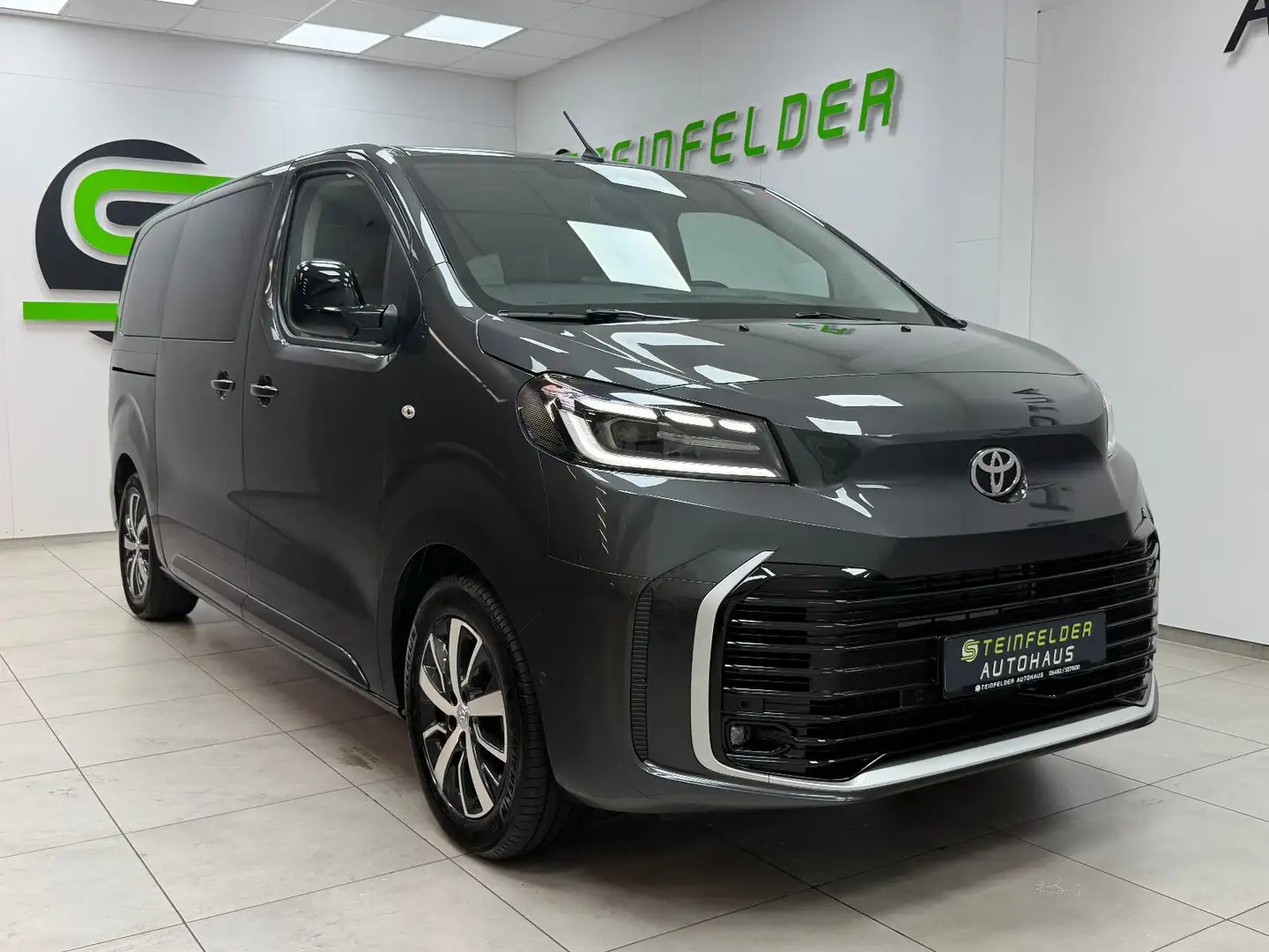 TOYOTA Proace
