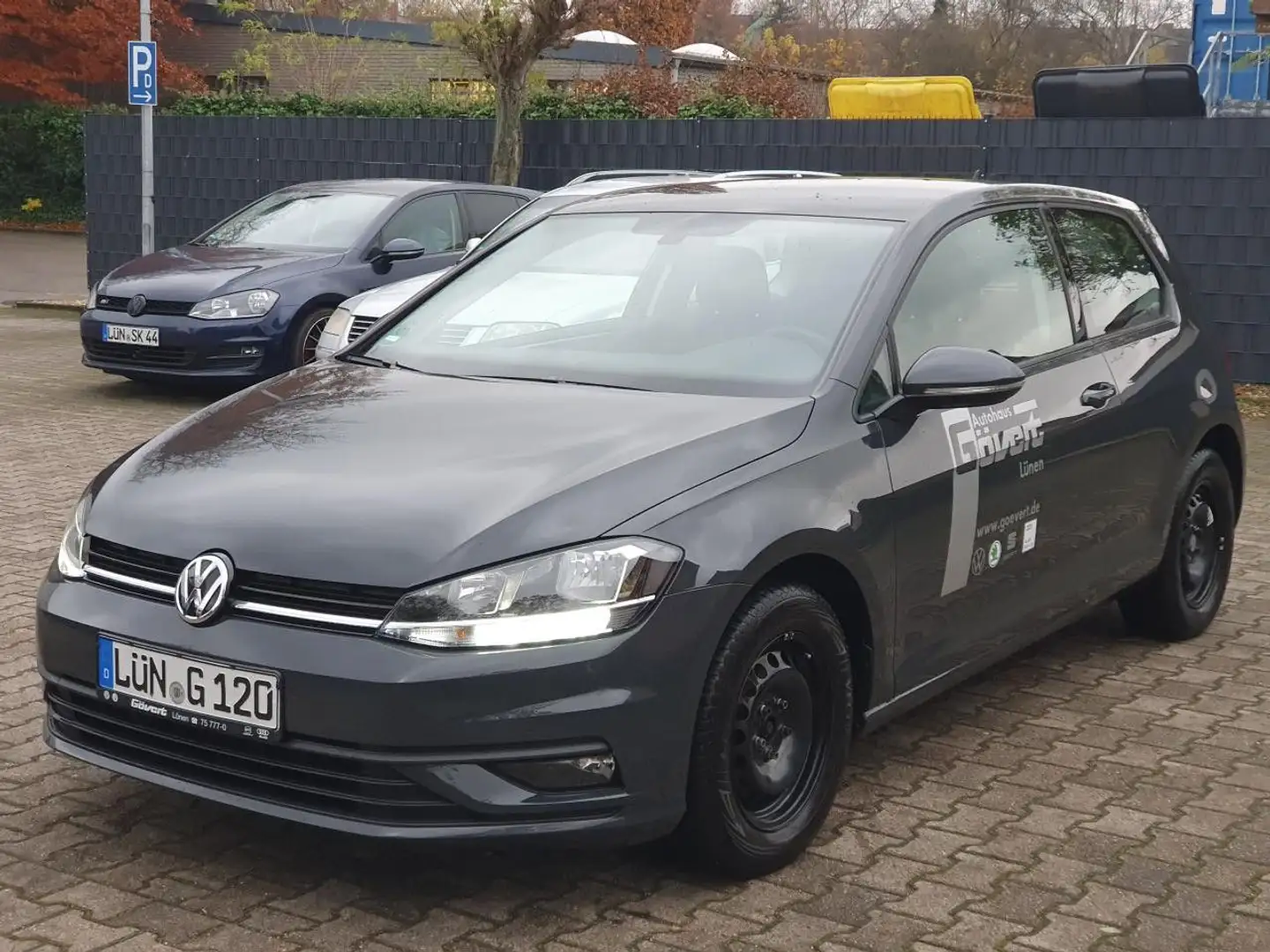 Volkswagen Golf VII 1.0 TSI Climatronic PDC Navi Klima Grau - 1