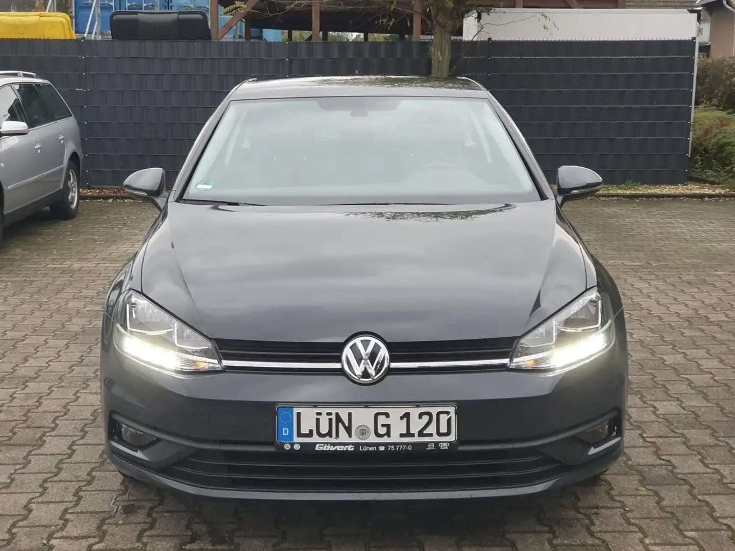 Volkswagen Golf VII 1.0 TSI Climatronic PDC Navi Klima Grau - 2