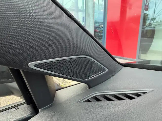 Volkswagen Golf view 22
