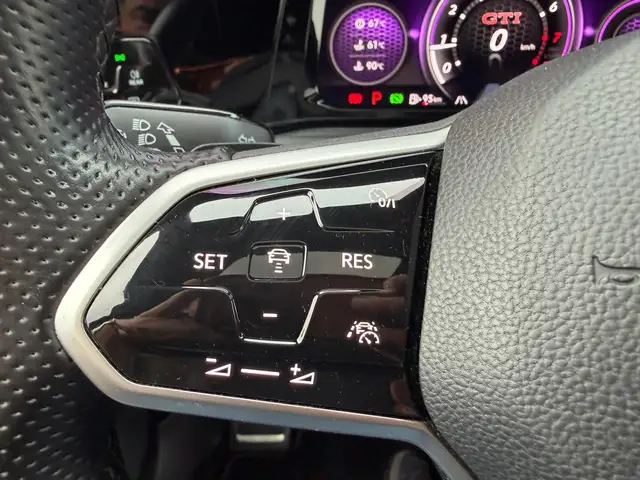 Volkswagen Golf view 17