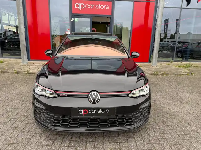 Volkswagen Golf view 2