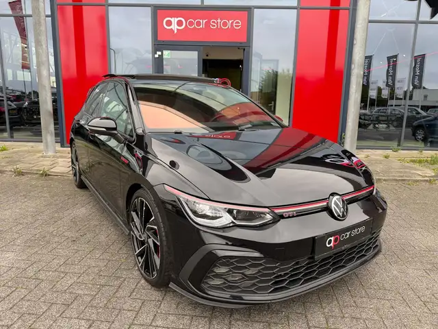 Volkswagen Golf view 3